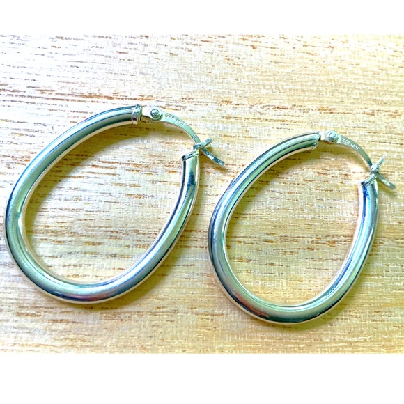 Solid 925 Sterling Silver Oval Hoop Earrings - Picture 2 of 4